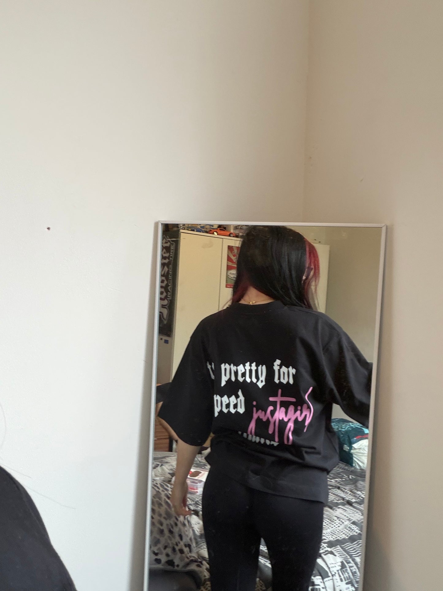 pretty girls tee