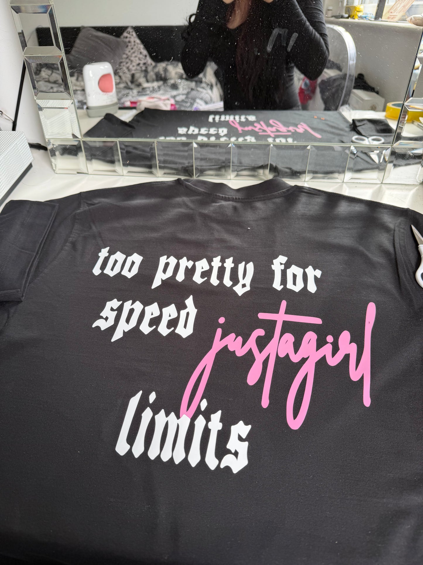 pretty girls tee