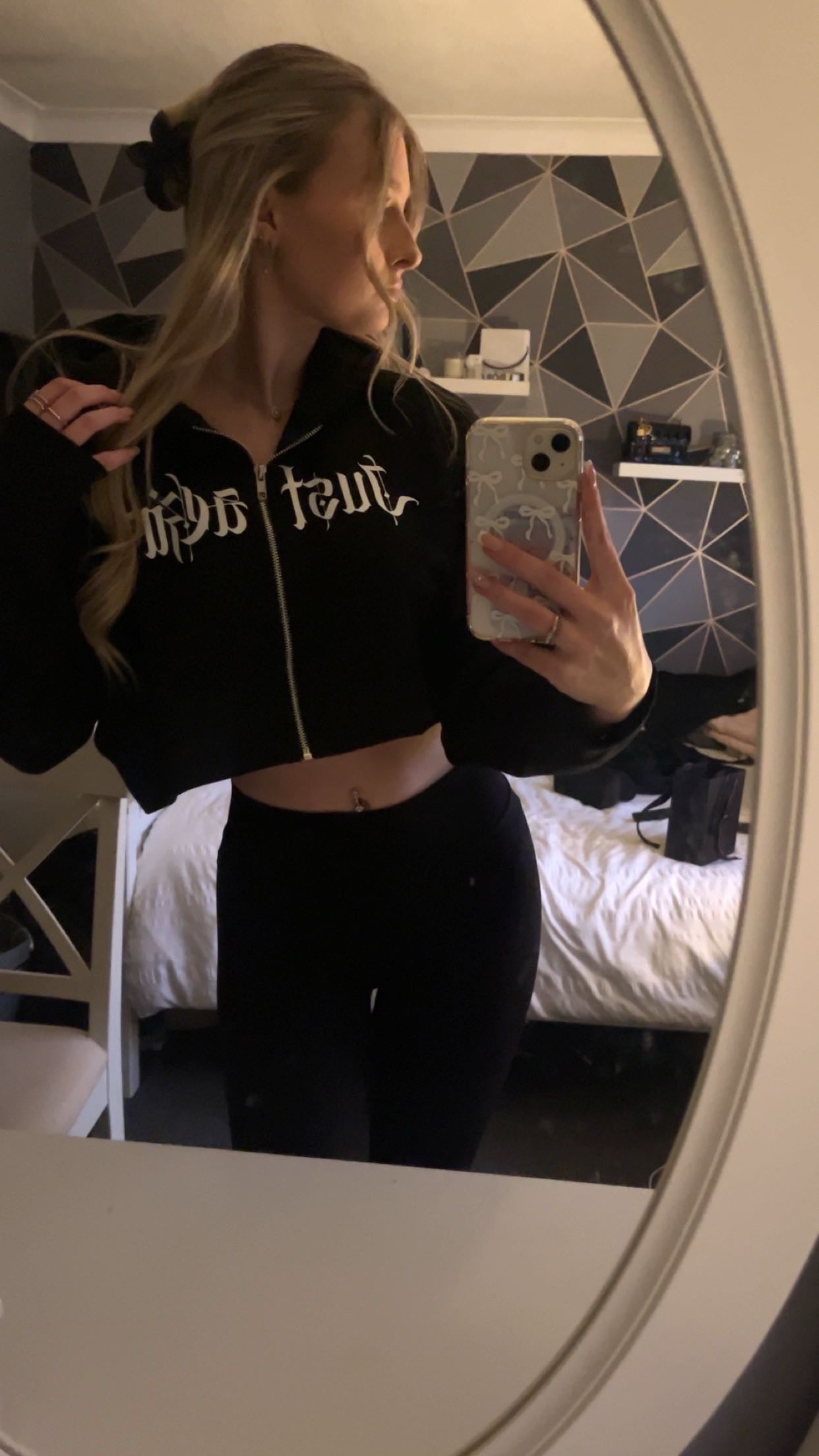 CROPPED HOODIE