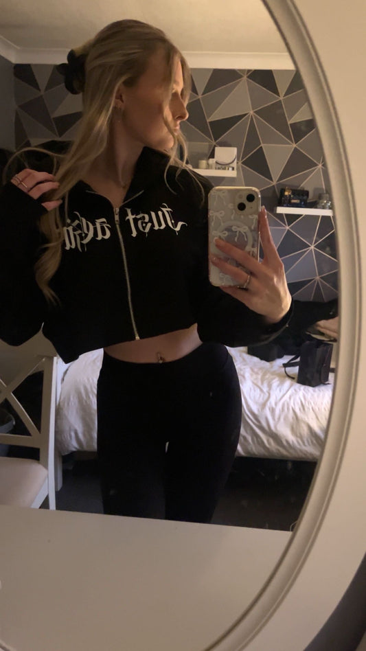 CROPPED HOODIE